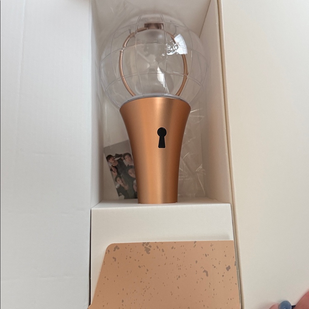 ATEEZ Lightstick version 2 - Picture 2 of 5